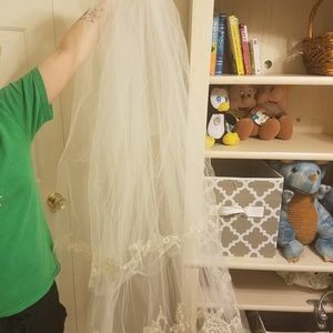 Oleg Cassini Cathedral Veil